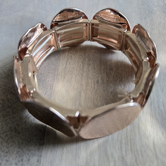 Jewelry - Chic Rose Gold Bracelet